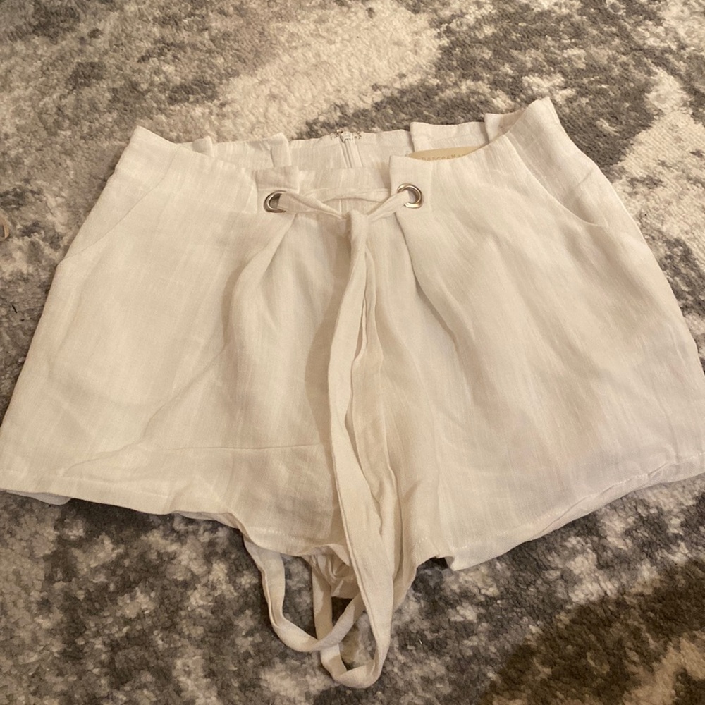 dance marvel white linen shorts size S